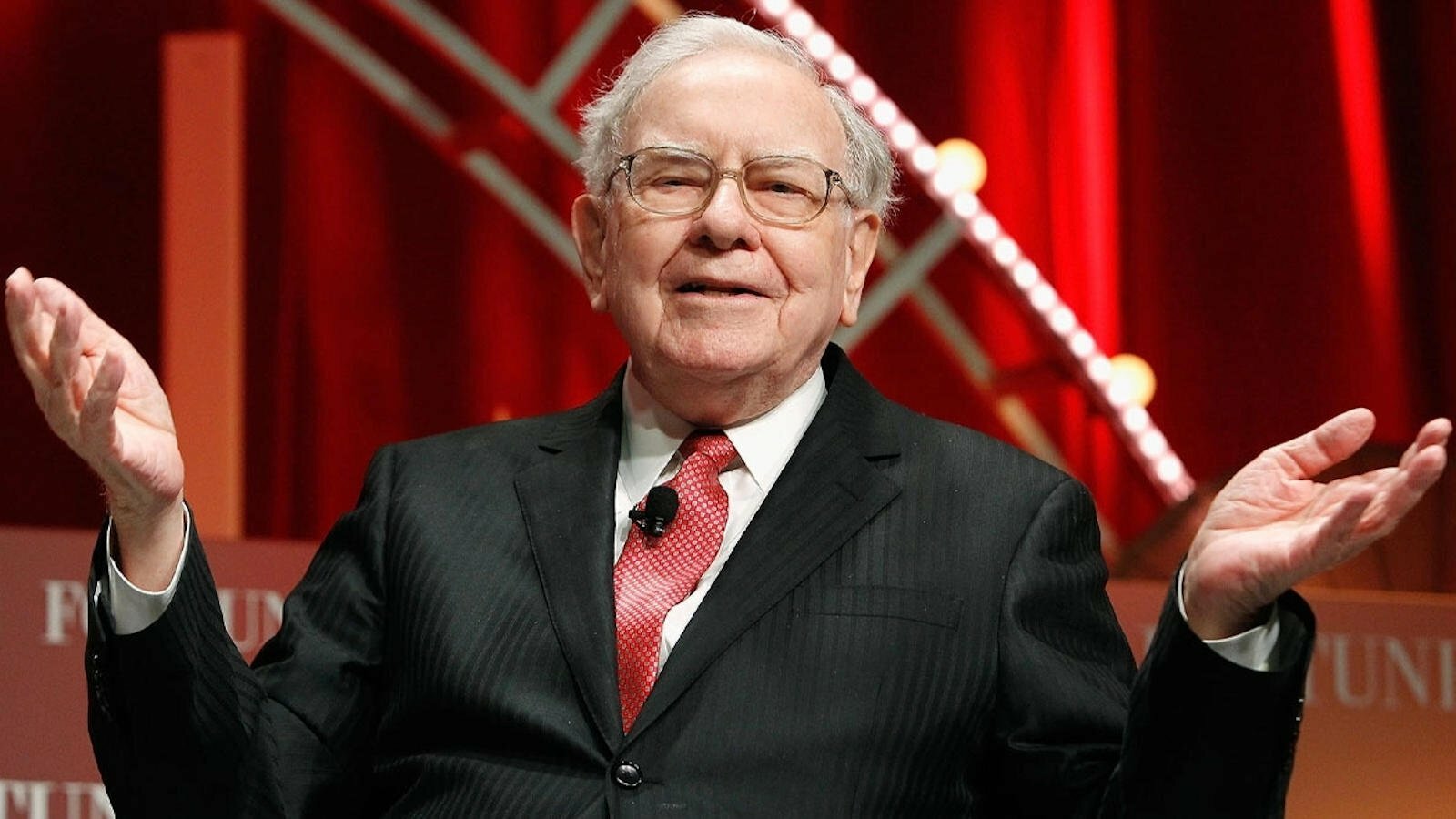 Buffett węszy krach? Woli gotówkę, niż akcje Apple. Berkshire z prawie 200 miliardów dolarów w gotówce