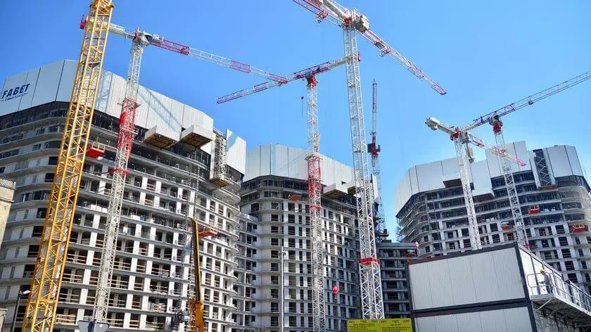 Polacy kochają deweloperów. Prawda o nieruchomościach? 'Hipokryzja i krytyka’