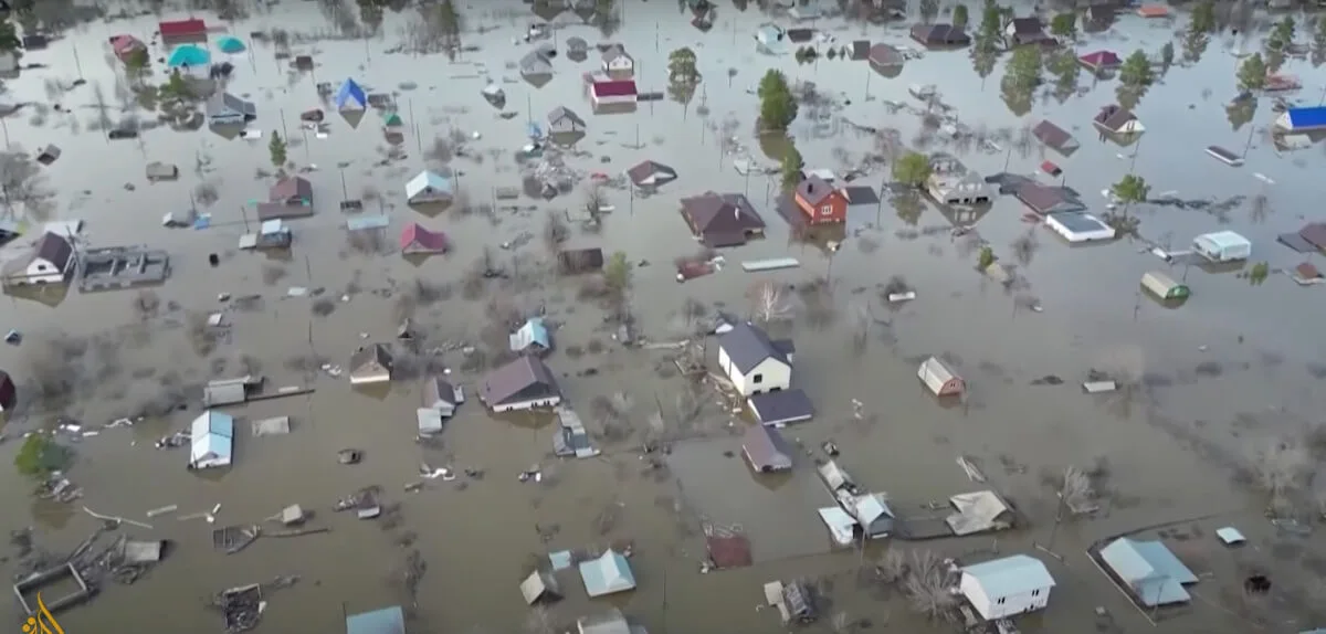 Rosja pod wodą, powódź pustoszy miasta. Gubernator: „Musicie wyjechać jak najszybciej”