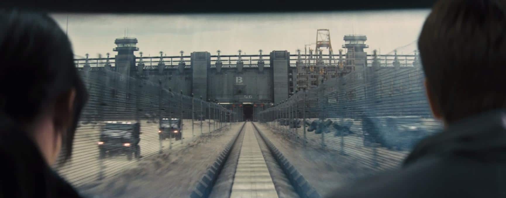 Obowiązkowy kod QR, by móc wyjechać. „Miasto-więzienie”, czy jest na sali Snake Plissken?