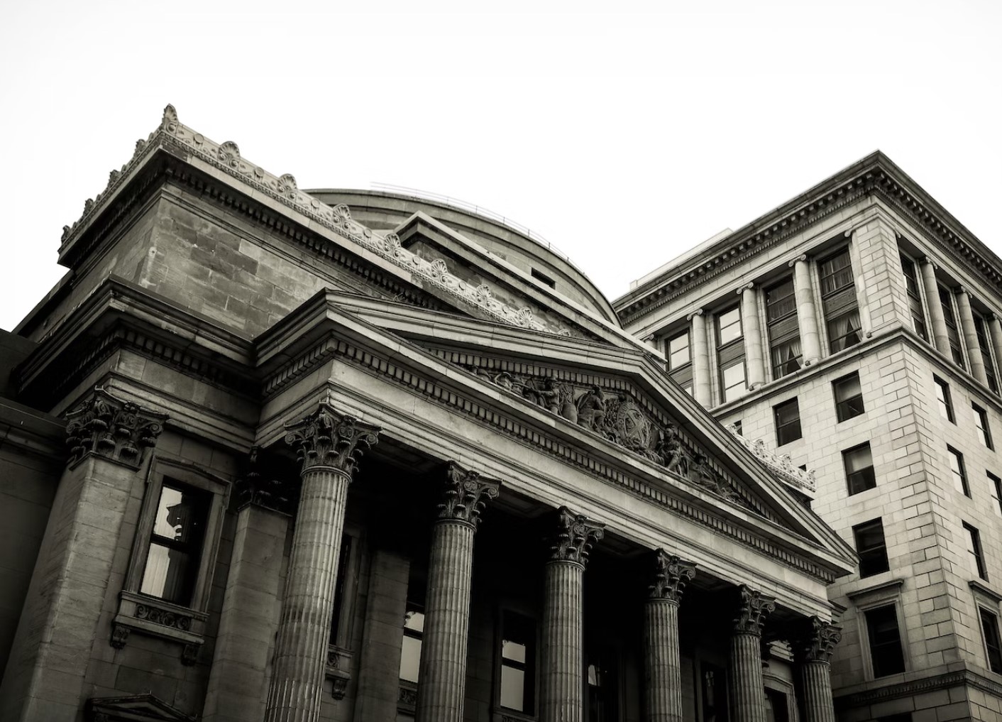 Z ostatniej chwili: Fed podjął decyzję i zaktualizował prognozy. Kiedy i ile obniżek stóp w tym roku? Już wiemy