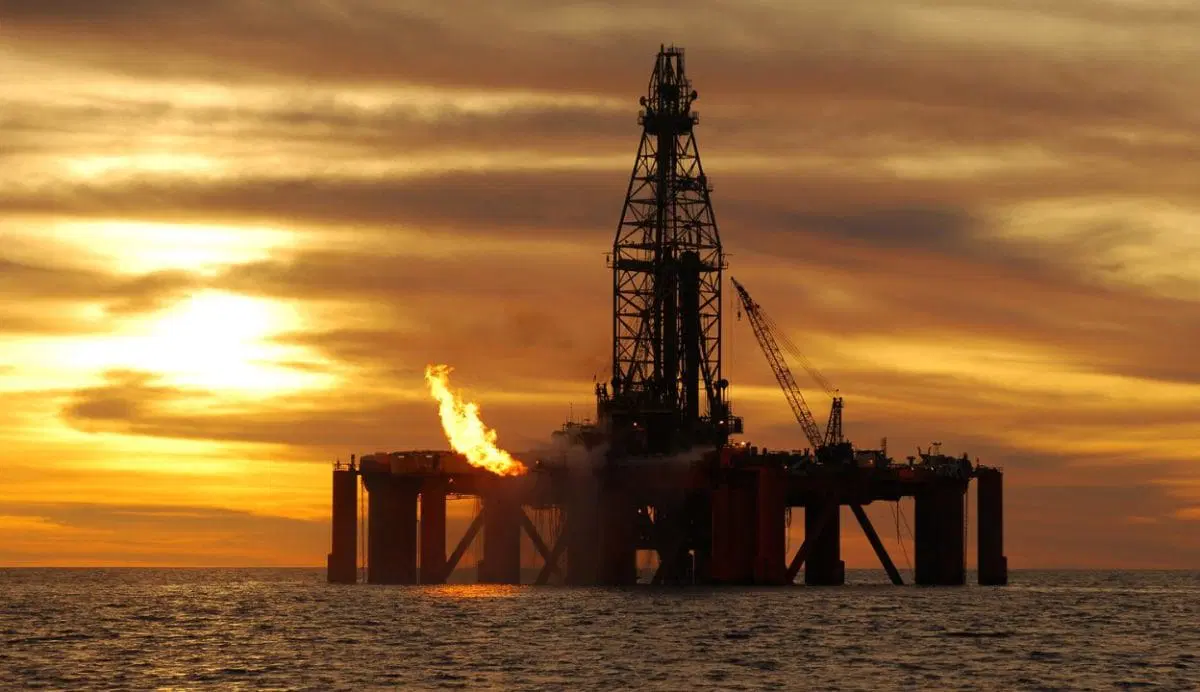 „Net Zero” czy „brain zero”? Nowe złoża ropy w Kuwejcie, ale W. Brytania powoli wygasza wydobycie