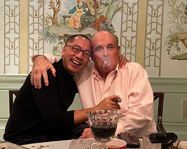 Kradł miliardy, żył jak król, jeździł Lambo i miał jacht za 37 milionów. Spędzi dekady za kratami?