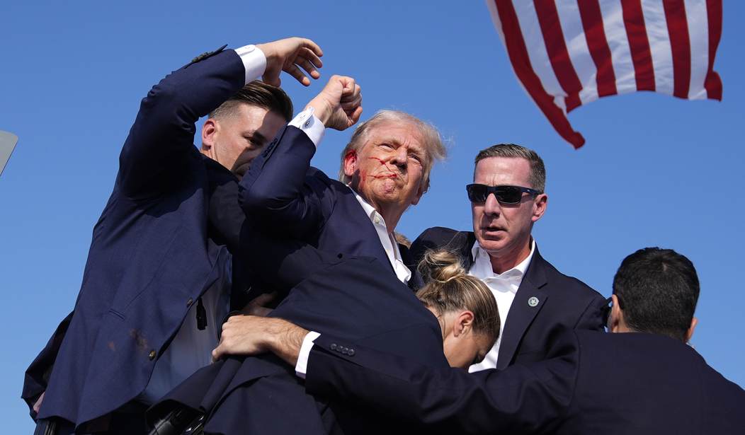 Google zaprzecza, iż manipuluje wynikami wyszukiwania. Kontrowersje wokół zamachu na Trumpa