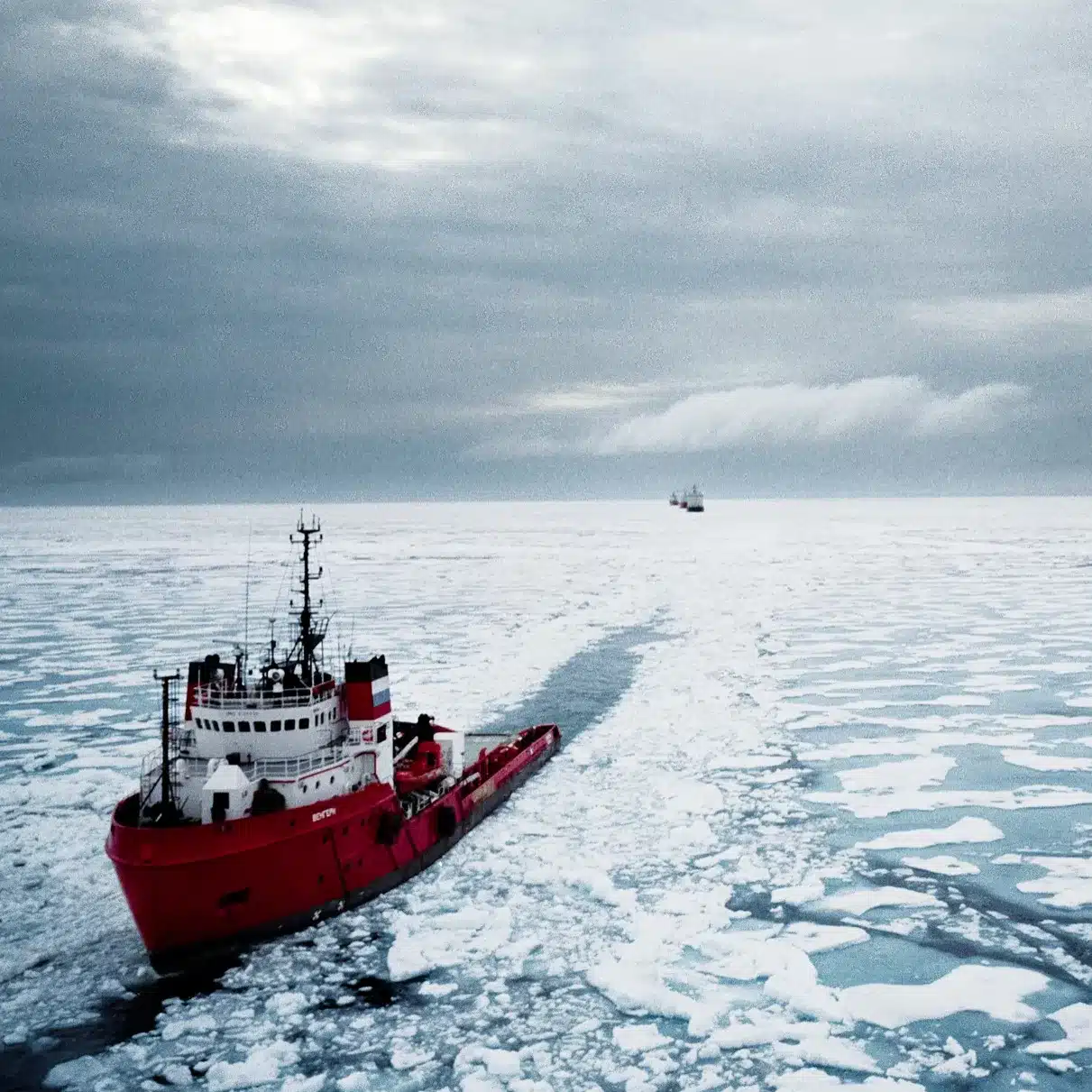 Szlak handlowy przez Ocean Arktyczny – faktem. Pierwsze statki wyruszyły w drogę