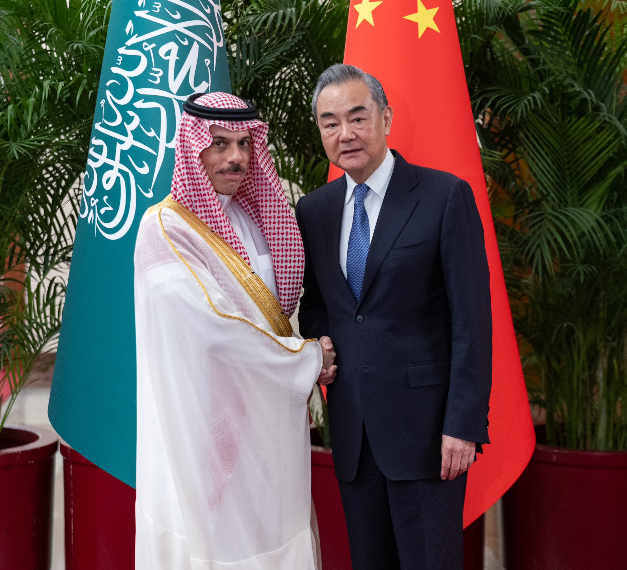 Umowy warte 50 miliardów zawarte. Suwerenny fundusz zacznie „wykupywać” Chiny?