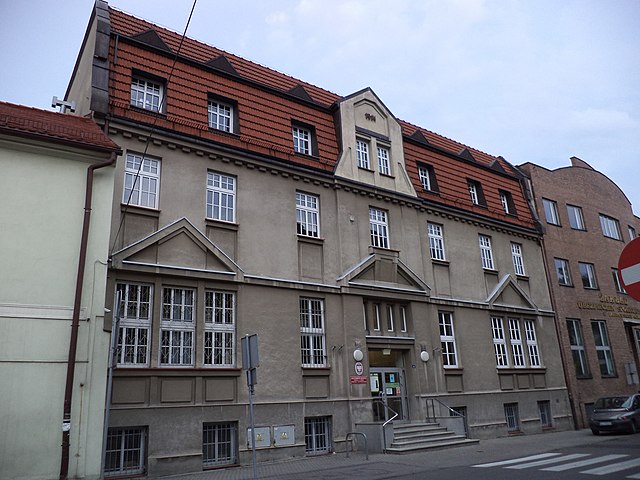 Podwyżki nic nie dały? Nowych rąk do pracy brakuje. Nietypowe zachęty nie pomagają. Dlaczego budżetówka jest odpychająca dla kandydatów?