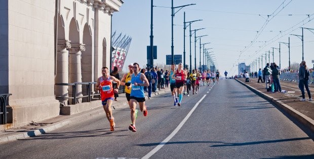 Jutro Półmaraton Warszawski. Utrudnienia w ruchu w pięciu dzielnicach [SPRAWDŹ]